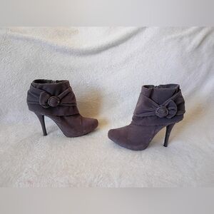 Charlotte Russe Gray Faux Suede Heels Booties Size 7